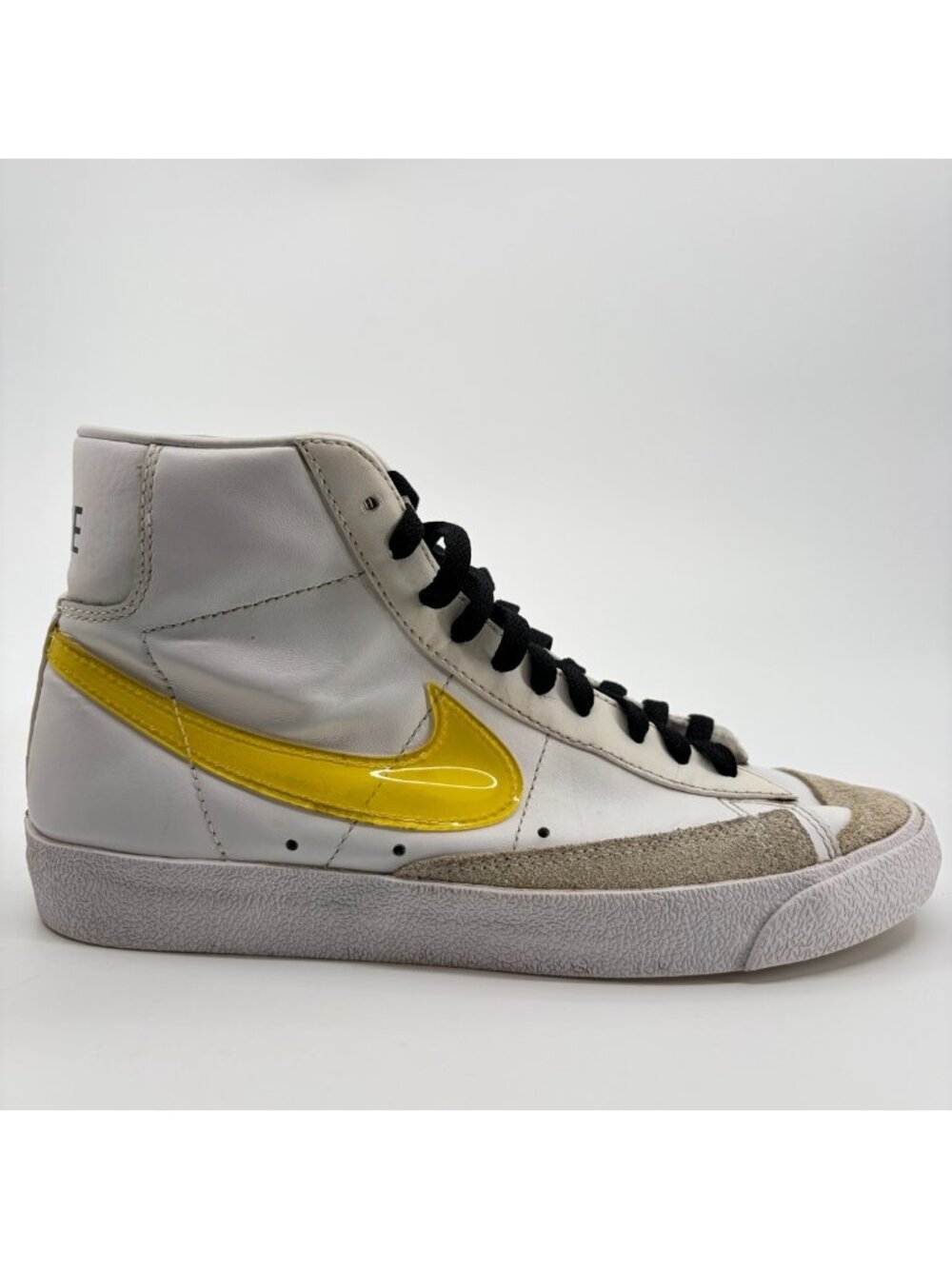Nike Blazer Mid 77 Womens Size 8 White Yellow Athletic Leather Shoes Sneakers